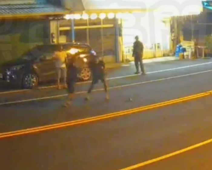 都蘭深夜2男路中鬥毆 1男「疑似持長刀利器」攻擊揮打致傷